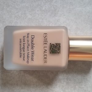 Estee lauder double wear foundation